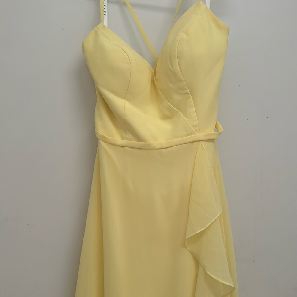 Women’s bridal/ prom dress